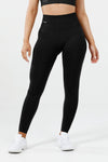 girl wearing invictus seamless leggings black