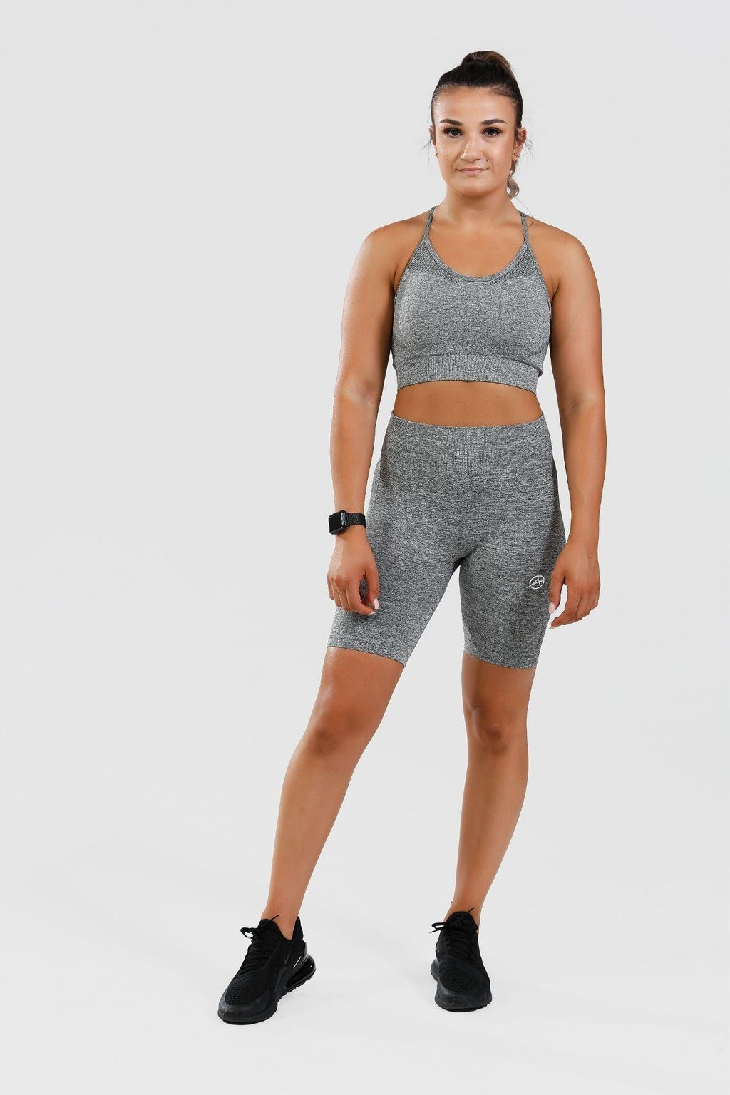 Girl wearing grey calypso seamless set