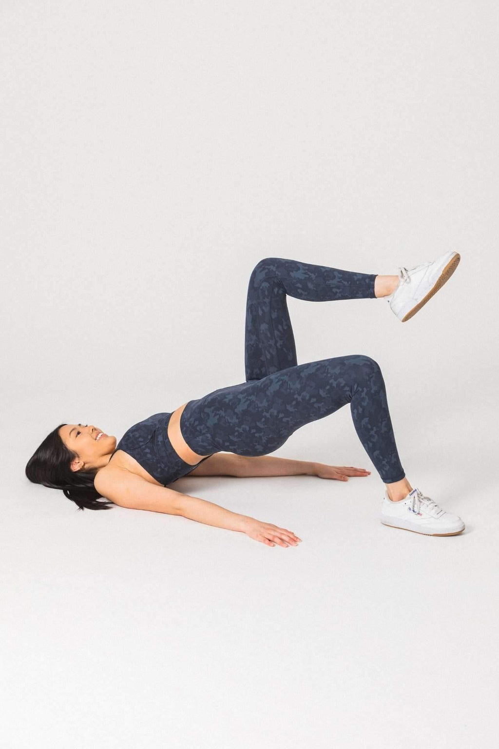 LEGACY SCRUNCH BUM LEGGINGS - CHARCOAL - Avvini Athletica