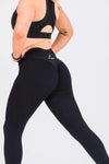 LUNA X SEAMLESS SCRUNCH BUM LEGGINGS - BLACK - Avvini Athletica