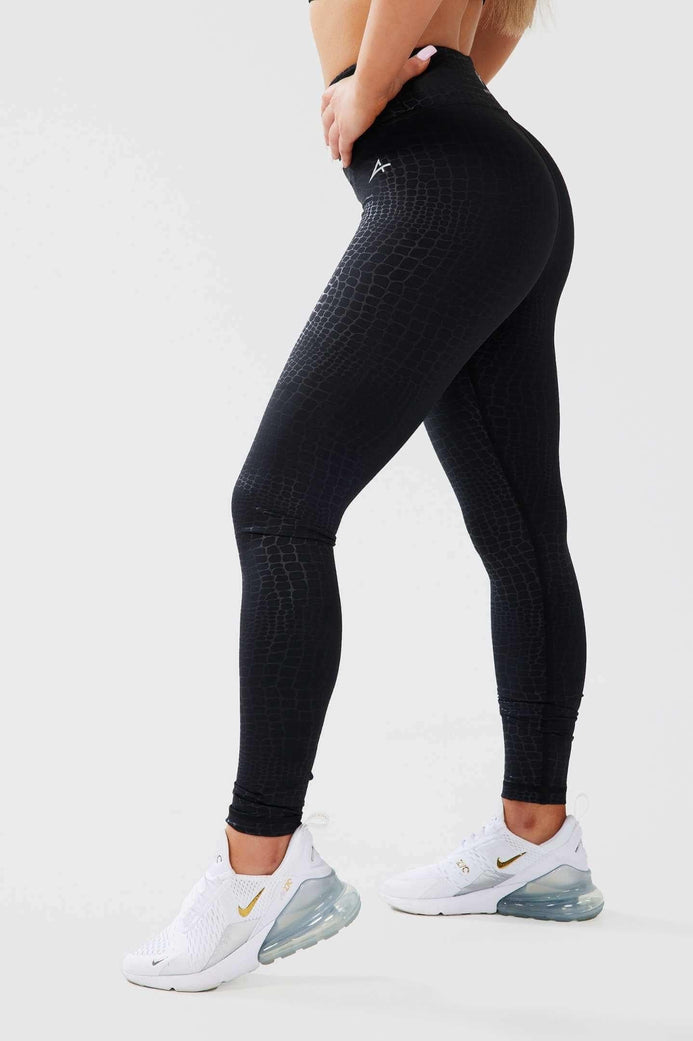 Nike snake deals print leggings