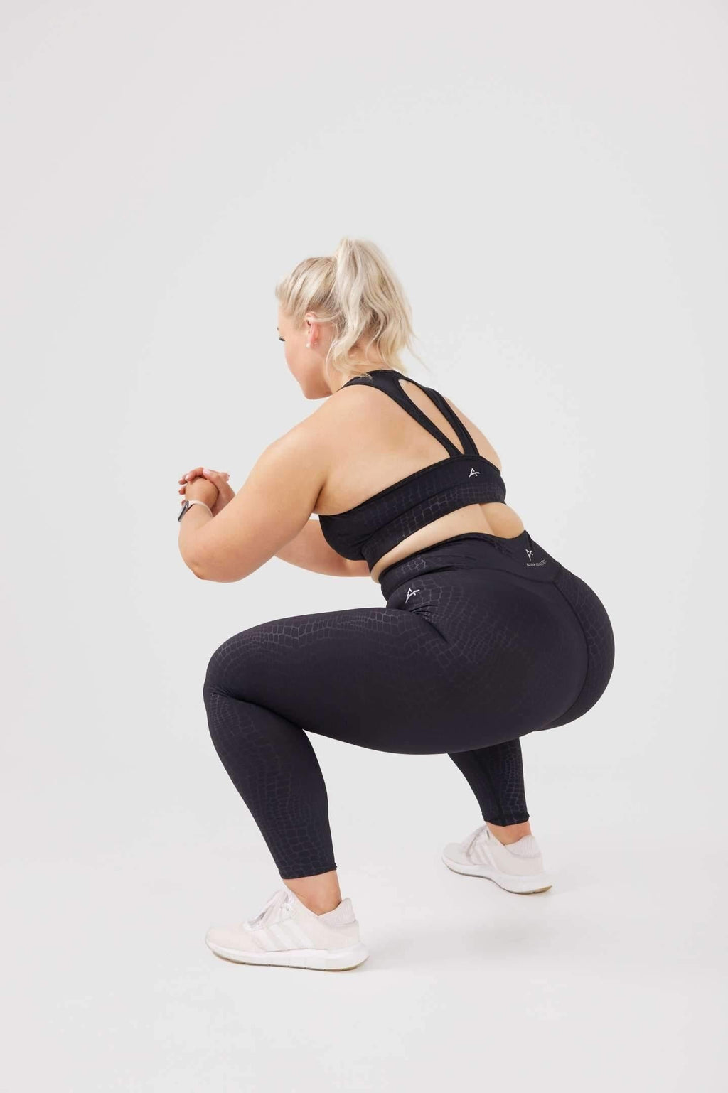 LUXE SNAKE PRINT LEGGINGS - Avvini Athletica